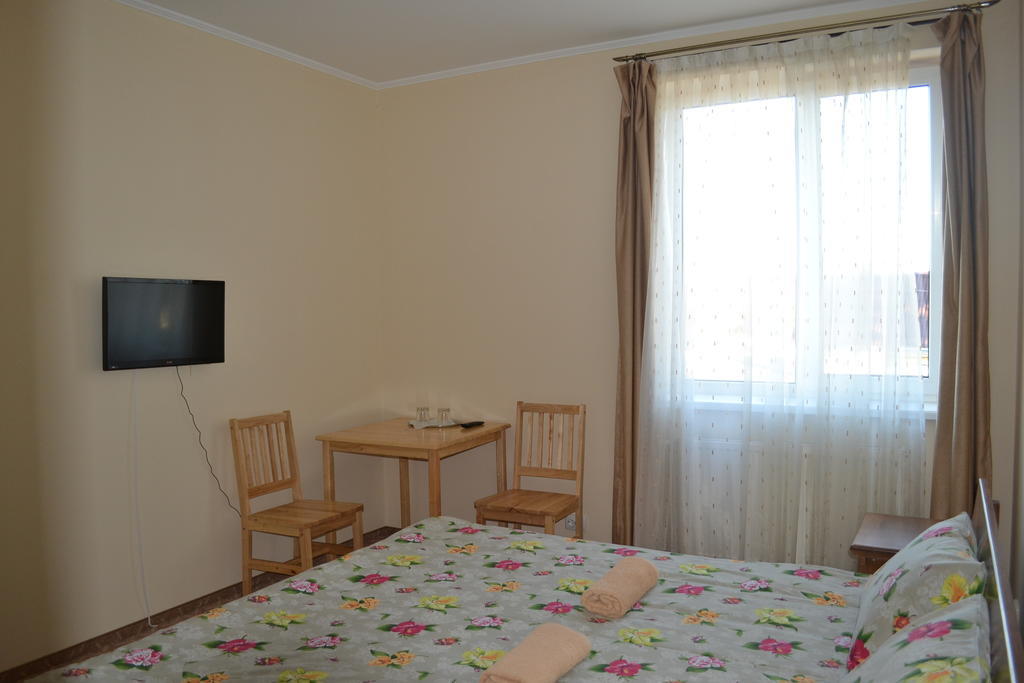Tonal Hotel Munkács Szoba fotó